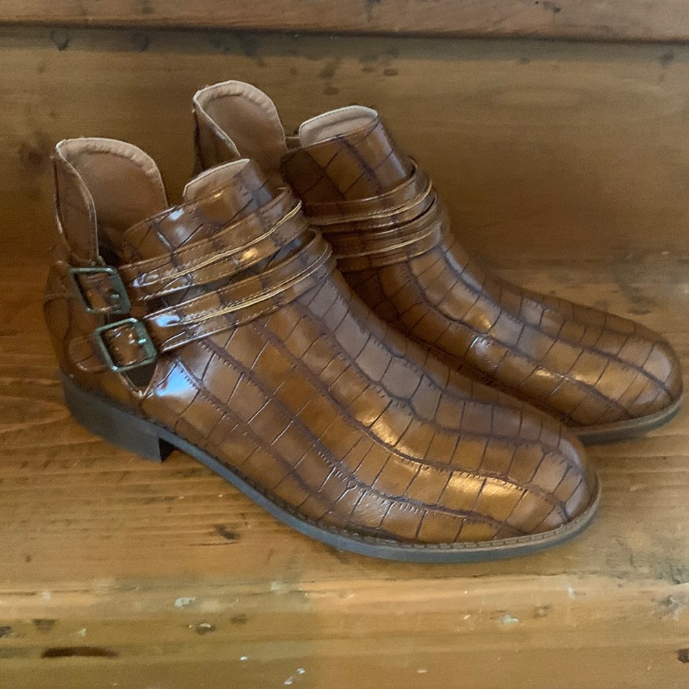 Croc-embossed Ankle Boot